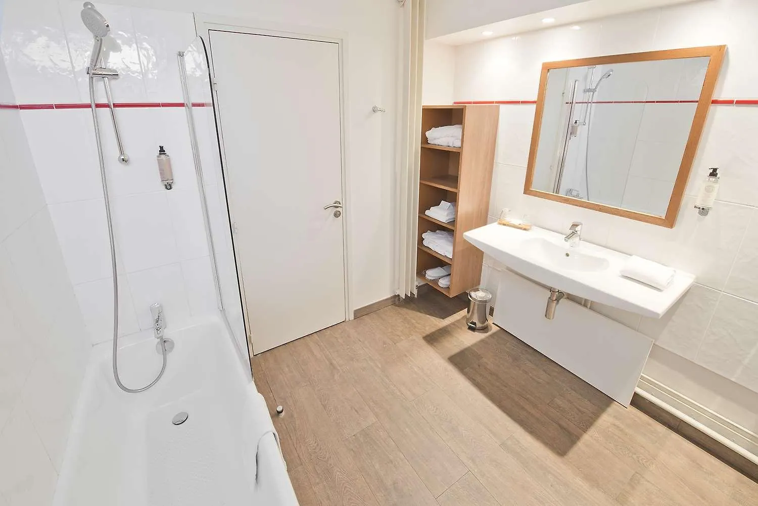 Best Western Plus L'Oree Paris Sud Saulx-les-Chartreux 4*,