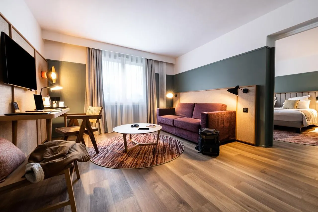 Best Western Plus L'Oree Paris Sud Saulx-les-Chartreux Hotel