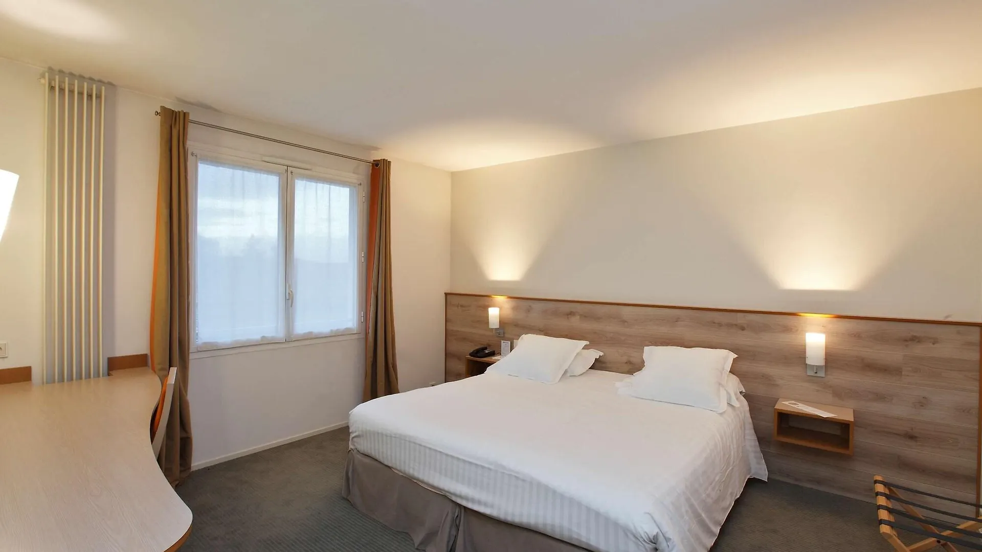 Best Western Plus L'Oree Paris Sud Saulx-les-Chartreux France