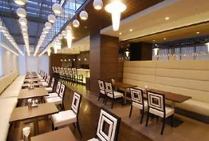 Best Western Plus L'Oree Paris Sud Saulx-les-Chartreux